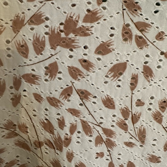 Belldini size small shirt with keyhole/slit in front. - Picture 4 of 4